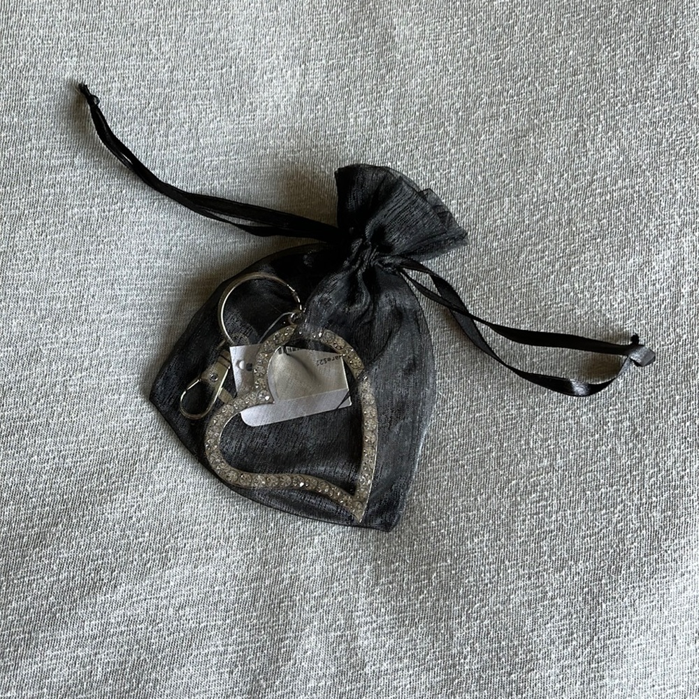 NEW Spring Street Rhinestone Heart Keychain - Picture 2 of 4